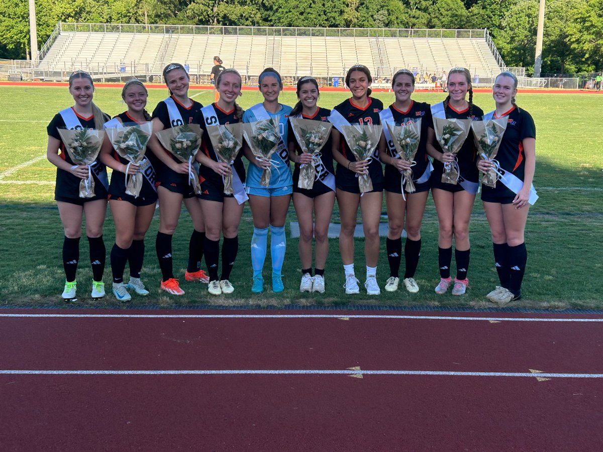 Great Senior Night ceremony for Women’s Soccer tonight. Thank you to these 10 awesome Lady Mavs from the class of 2025!
#GOMAVS
@aghoulihan @ucpsncathletics