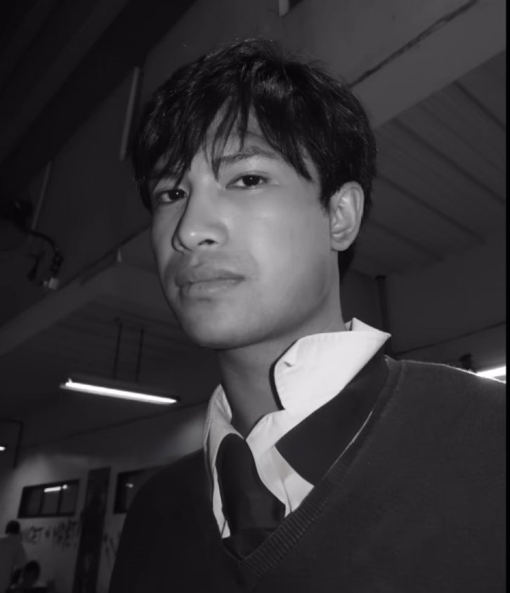 tabi kayo andito na ang mga 6 footer na puro amba chrew???