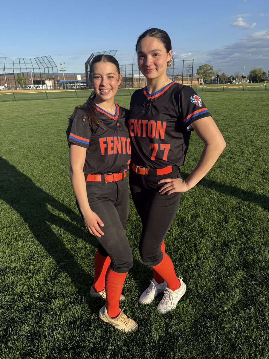 Congratulations to <a href="/Mitch_ryleigh/">Ryleigh Mitchell</a> (2B, 💣) and <a href="/BELLADELGADO07/">Bella delgado</a> (1B, 2B) who are our Players of the Game in our 9-5 loss at Ridgewood! Let’s Get ‘Em! #EmbraceTheChallenge  💙🦬🥎