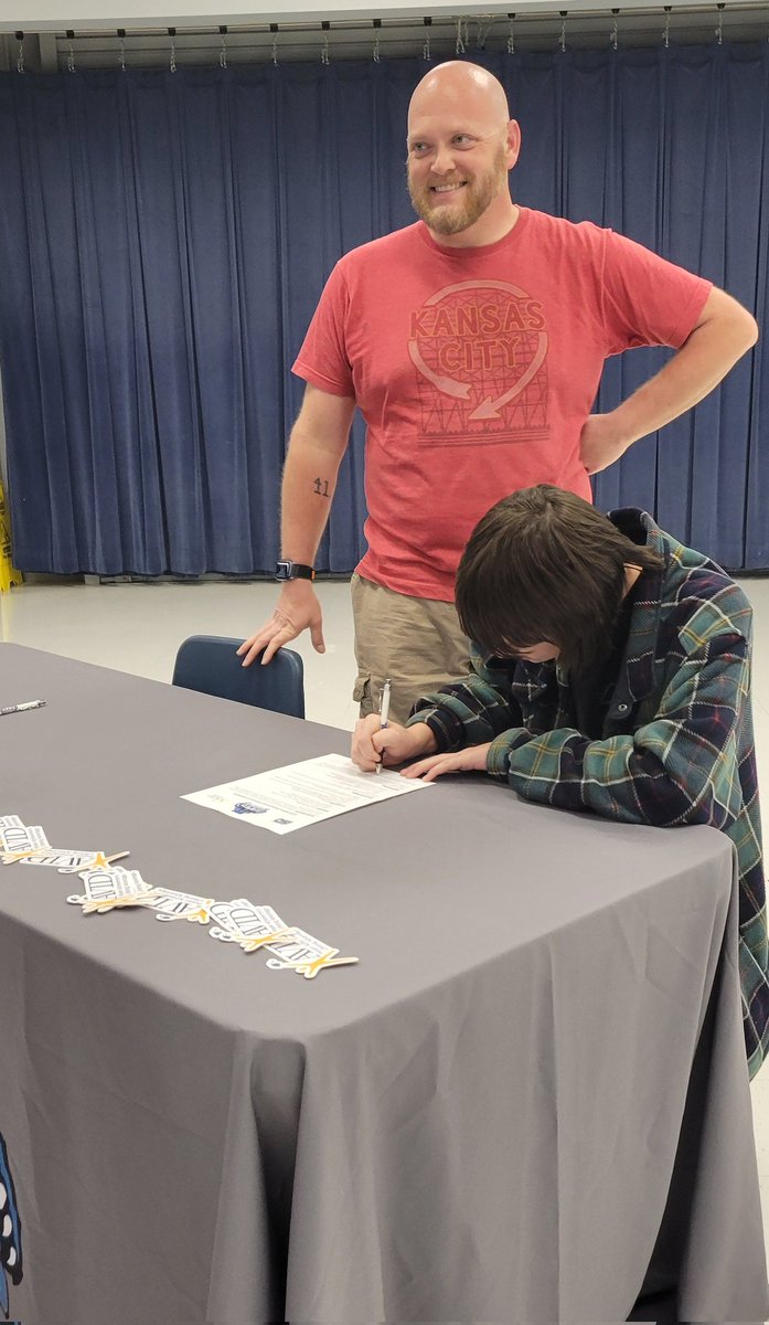 Adriane New (@adrianenew) on Twitter photo Tonight <a href="/BinghamBears/">Bingham MS</a> we signed incoming 7th grade #isdAVID students and AVID Scholars. Great evening full of smiles. Looking forward to an awesome 25/26 school year! #bearsrising <a href="/mstacey79/">Matt Stacey, Ed.D</a> Tonight <a href="/BinghamBears/">Bingham MS</a> we signed incoming 7th grade #isdAVID students and AVID Scholars. Great evening full of smiles. Looking forward to an awesome 25/26 school year! #bearsrising <a href="/mstacey79/">Matt Stacey, Ed.D</a>