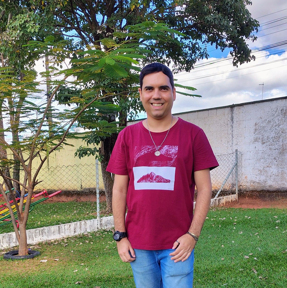 EricPotter's tweet photo. Você é seu bem mais valioso, cuide-se.
☺️✌️😉
A vida é uma escalada, mas a vista é ótima. 
Eric com C https://t.co/fnyGrkWuK9