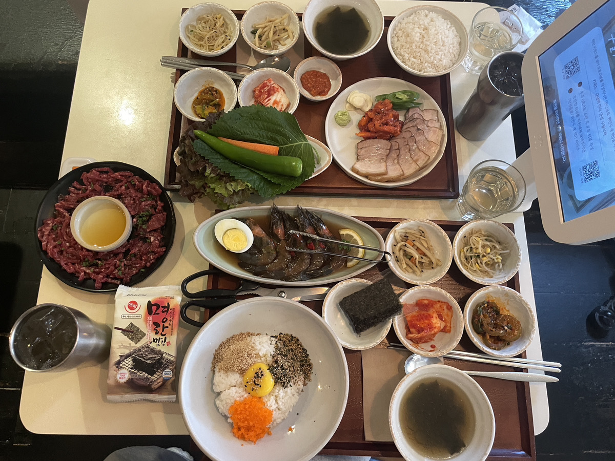 江南でランチ困った時に行くのが、カンジャンセウやポッサムが気軽に