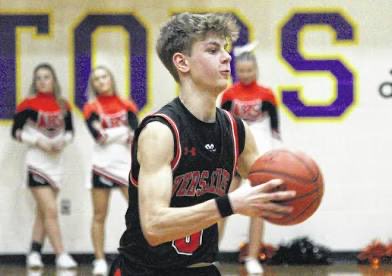 Drake Ahrens (6’2 G | Versailles, OH) is turning heads with Ohio Buckets U17 Black this spring.
Athletic combo guard who finishes above the rim, controls the P&amp;R, rebounds like a forward, and is knocking down shots with confidence.

Stock is rising—coaches take note.