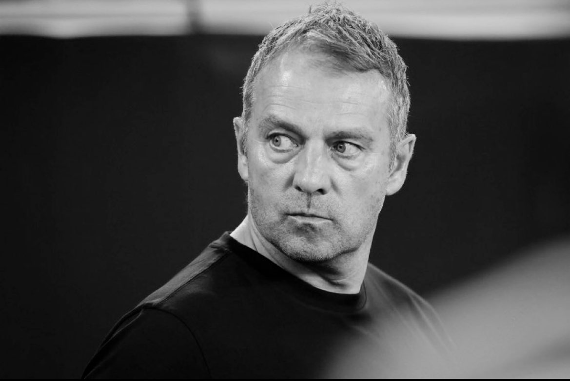 لا يوجد منظر عند الجبناء أجمل من رؤية رجل شجاع يسقط .