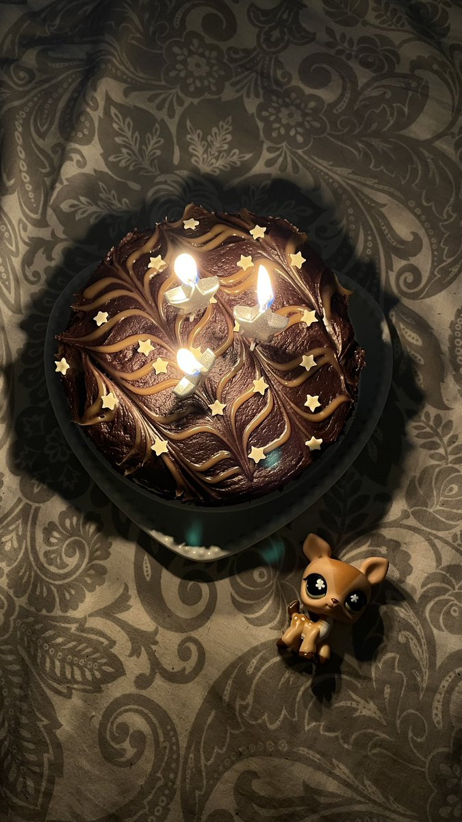 this is my first birthday in 8 years not restricting or counting cals :)