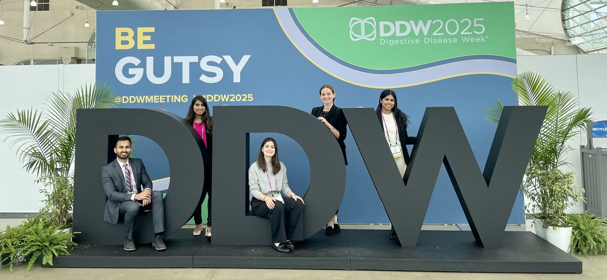 JessicaVad_MD's tweet photo. Bonded with the Katona Lab and @PennIMResidents Co-Residents at #DDW2035 @anna_goebelMD @Anjeli_Manam @AnweshDash_MD https://t.co/ioiroMtGVu
