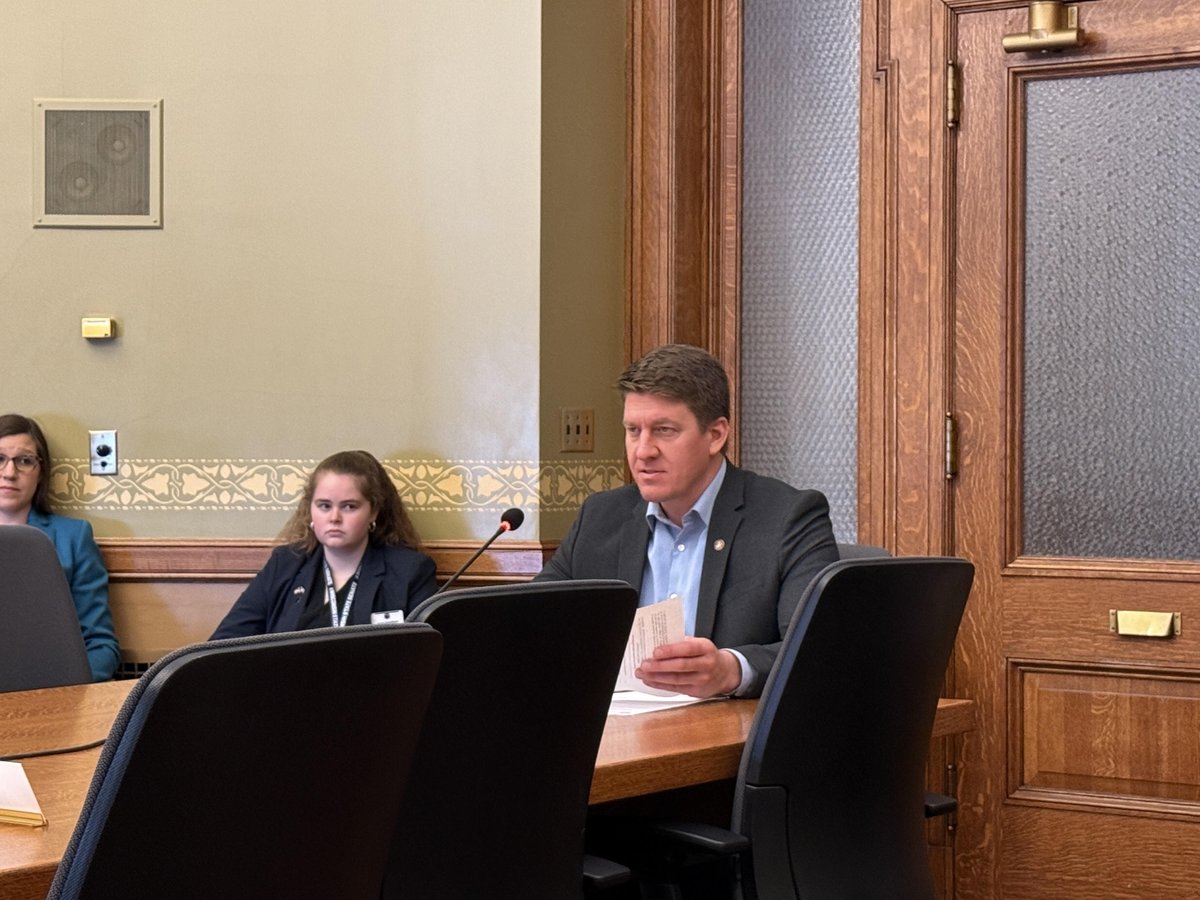 Testified on my bill to update Wisconsin's unemployment insurance laws before the Senate Government Operations Committee today.

People fired for committing modern forms of misconduct, like fraudulent use of a company credit card, shouldn't be eligible for unemployment checks.