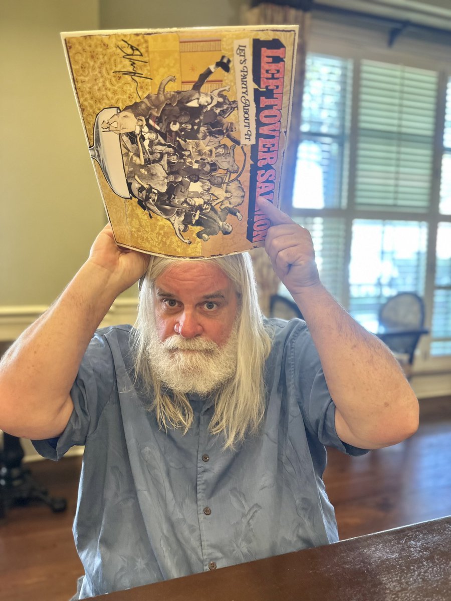 "𝐿𝑒𝓉'𝓈 𝒫𝒶𝓇𝓉𝓎 𝒜𝒷𝑜𝓊𝓉 𝐼𝓉" We will be signing copies of our new record at ALL of our May tour dates, starting this week in the Southeast! Stop by the merch booth after each show, pick up a Vinyl or CD, and say hello to the band! leftoversalmon.com/tour <a href="/CompassRecords/">CompassRecords</a>