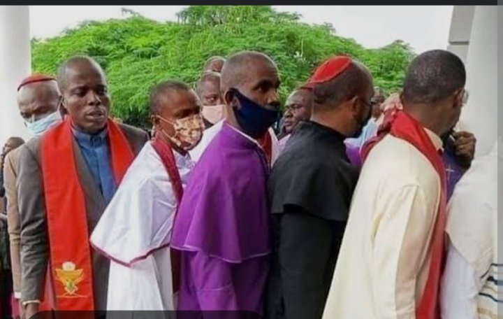 Up till now, we never Sabi the Diocese of these Bishops when Tinubu used during his campaign.