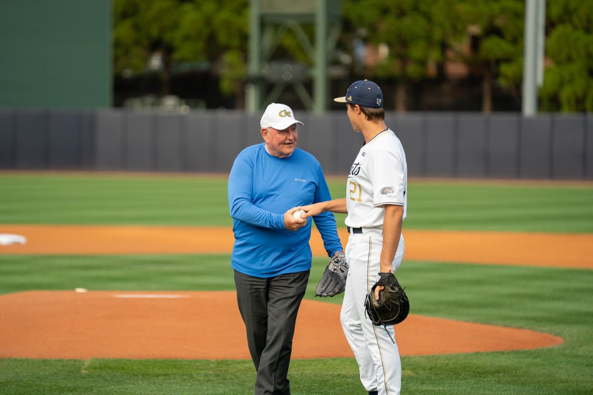 Happy to have USG Chancellor  <a href="/SonnyPerdue/">Sonny Perdue</a> out to the game today to throw out the first pitch!

#StingEm x #WreckHavoc