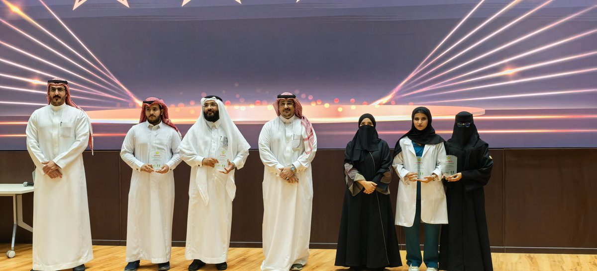 عمادة التعليم الإلكتروني في جامعة تبوك (@ut_elearning) on Twitter photo 🏆في النسخة الرابعة من حفل نجوم التميز في التعليم الإلكتروني، تكريم نخبة من أعضاء هيئة التدريس، والطلاب والطالبات، والمجتمعات التعليمية، تقديرًا لعطائهم وتميّزهم
<a href="/UT_eLearning/">عمادة التعليم الإلكتروني في جامعة تبوك</a>
<a href="/U_Tabuk/">جامعة تبوك</a>
#جامعة_تبوك 🏆في النسخة الرابعة من حفل نجوم التميز في التعليم الإلكتروني، تكريم نخبة من أعضاء هيئة التدريس، والطلاب والطالبات، والمجتمعات التعليمية، تقديرًا لعطائهم وتميّزهم
<a href="/UT_eLearning/">عمادة التعليم الإلكتروني في جامعة تبوك</a>
<a href="/U_Tabuk/">جامعة تبوك</a>
#جامعة_تبوك