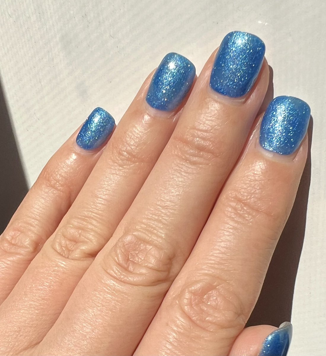 OliviaQLD's tweet photo. Good morning 🌹💙
Roses are red, my nails are blue, I’m thinking about running them all over you  💅🌹💙💋 https://t.co/aEu66c2CfW
