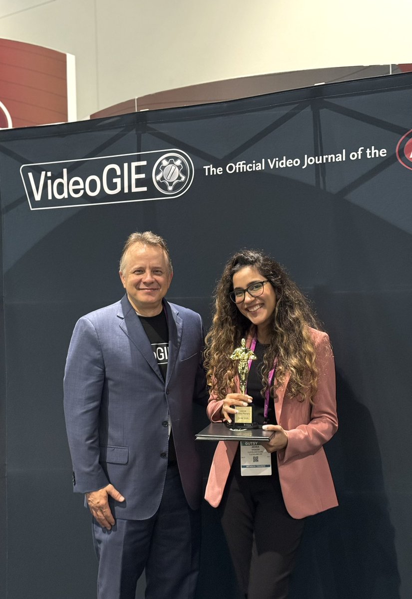 ZehraNaseemMD's tweet image. Honoured to be the recipient of this year’s @ASGEendoscopy Best of the Best award in the Ugi Stomach Small Bowel Endoscopy category @DDWMeeting 2025!
Couldn’t have done it without the mentorship of @SiddikiGI! @CCF_GIFellows @CCF_IMCHIEFS