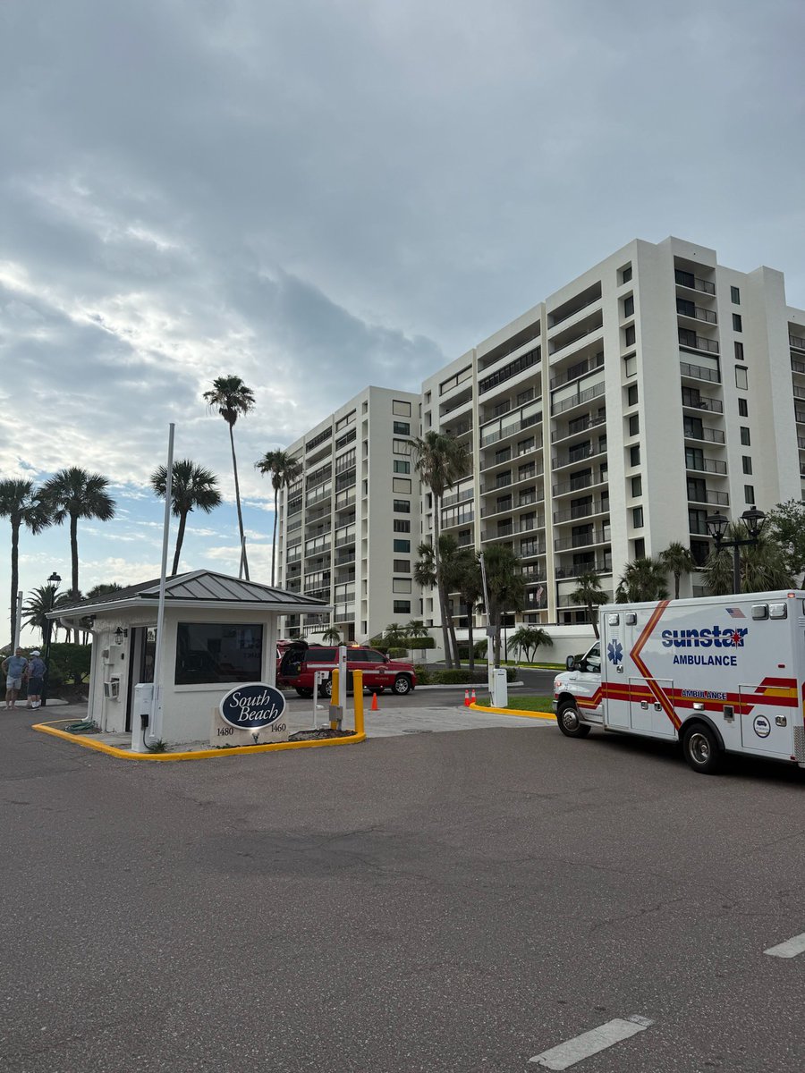 Clearwater Police Department (@myclearwaterpd) on Twitter photo Weāre on scene along with <a href="/clearwaterfire/">Clearwater Fire & Rescue Department</a> at South Beach Condos III at 1460 Gulf Blvd. All of the residents have been evacuated as personnel evaluate the structure of the building after cracks were found in a pillar. Weāre on scene along with <a href="/clearwaterfire/">Clearwater Fire & Rescue Department</a> at South Beach Condos III at 1460 Gulf Blvd. All of the residents have been evacuated as personnel evaluate the structure of the building after cracks were found in a pillar.