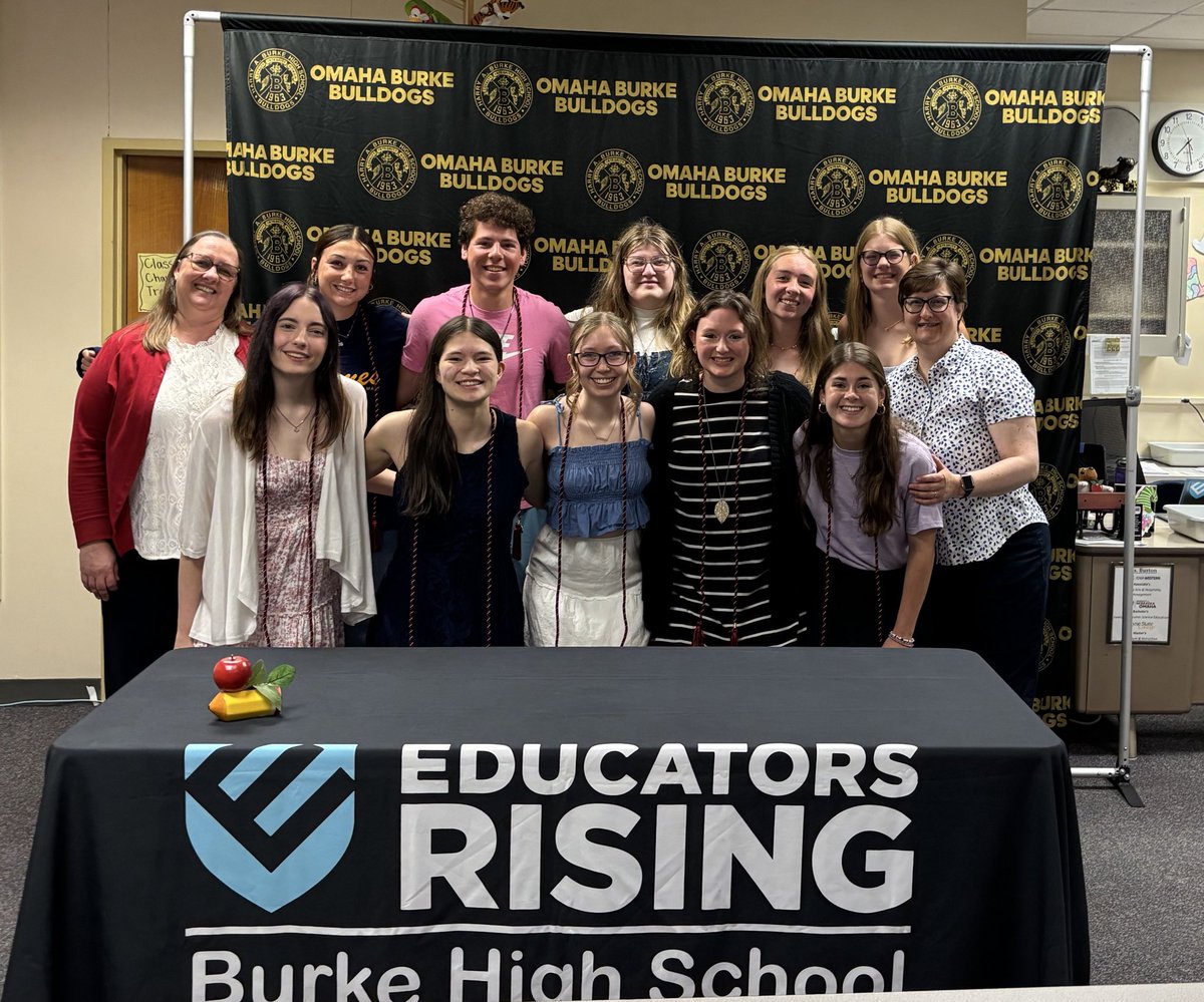 BHSedrising's tweet image. A BIG congratulations to our SENIORS for receiving their cords and signing their letter of intent to become educators! We are SO proud of them. Thank you to our supporters that stopped by to celebrate today!! 🍎 We appreciate you!! #FutureEducator #EdRising25