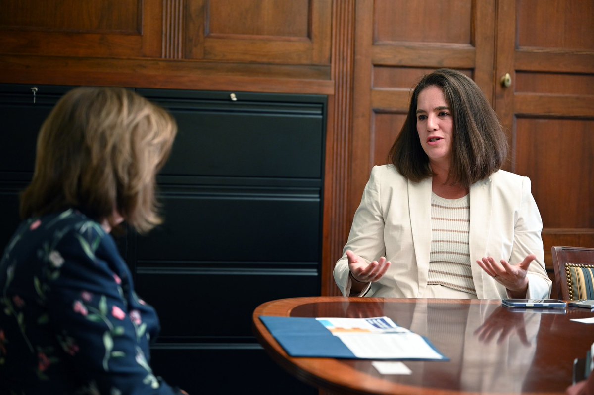CoveredCA's tweet photo. We're on a mission to lower health care costs for Californians. Our Executive Director, Jessica Altman met with @SpeakerPelosi to discuss access, equity &amp; affordability. 

We’re proud to continue providing Californians with high-quality health coverage! https://t.co/xeLVQcLpZq