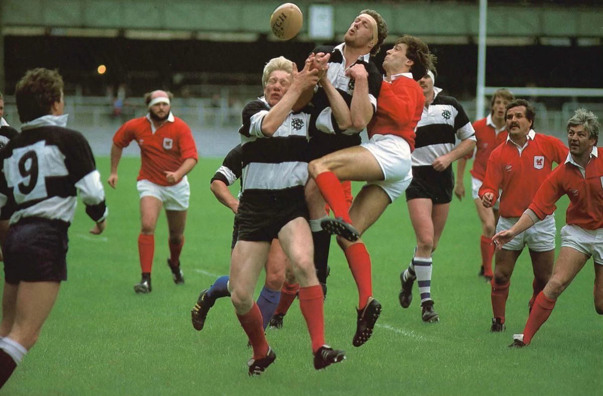 Phil Matthews sporting <a href="/ArdsRugbyClub/">Ards Rugby Club</a> socks and Willie Anderson wearing <a href="/DungannonRFC/">Dungannon Rugby Club</a> socks in a fixture for the Barbarians FC against <a href="/LondonWelshRFC/">London Welsh RFC</a> 

#SUFTUM