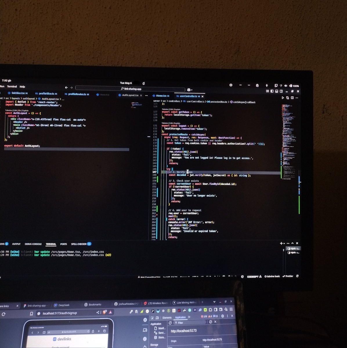 _devJNS's tweet image. I&apos;m up again! 

coding till Wednesday 
who&apos;s up? 😌