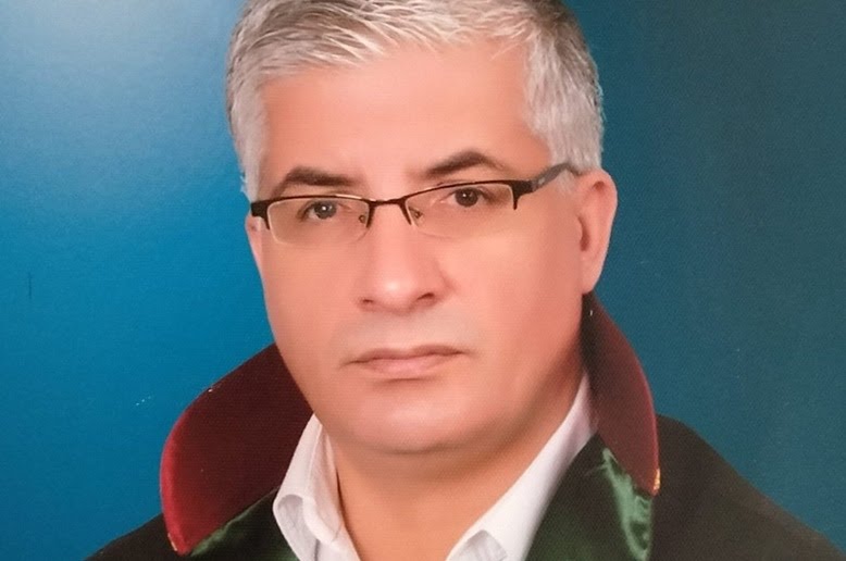 Soldaki:2 evladını öldürdü 2 evladını yaraladı Hırsızlık,tehdit suçlarından kaydı olduğu Müebbet hapis cezası aldığı 2020 de şartlı tahliye ile serbest bırakıldı

Sağdaki:Av.Turan Canpolat müvekkillerini savundu 10 yıl ceza verildi şartlı tahliyesi verilmedi 
Adaletiniz batsın