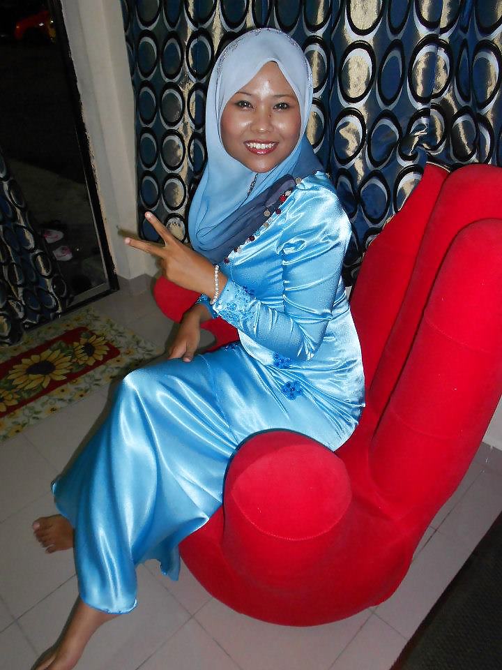 Full body covering blue satin #satin #silk #satindress #fullbodysatin #satinfetish #silkfetish imagetwist.com/mxqqyrb8w3b5/f…