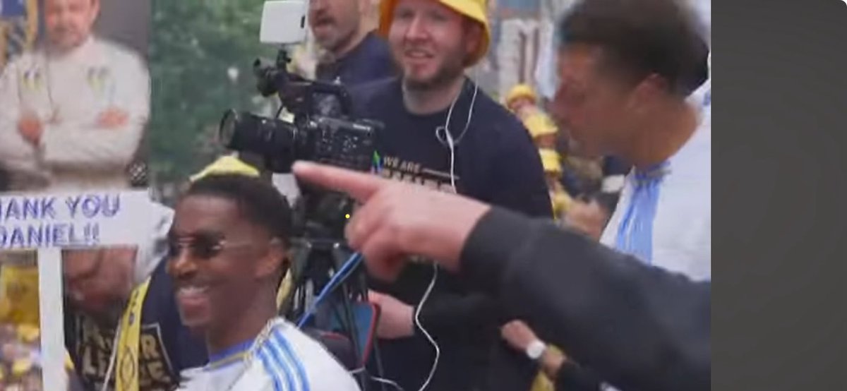 hugosmith tweet media