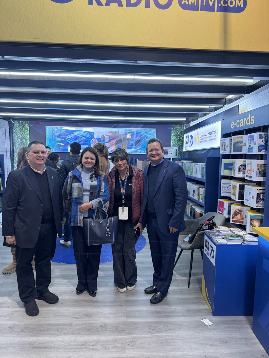 En la #FILBo2025 presentamos dos libros de la colección #Synergia de @UniminutoCol: relatos transformadores sobre calidad educativa y educación en contextos carcelarios. Experiencias que muestran cómo el saber compartido puede cambiar instituciones… y vidas. <a href="/kapabonm/">CARLOS  PABÓN</a>
