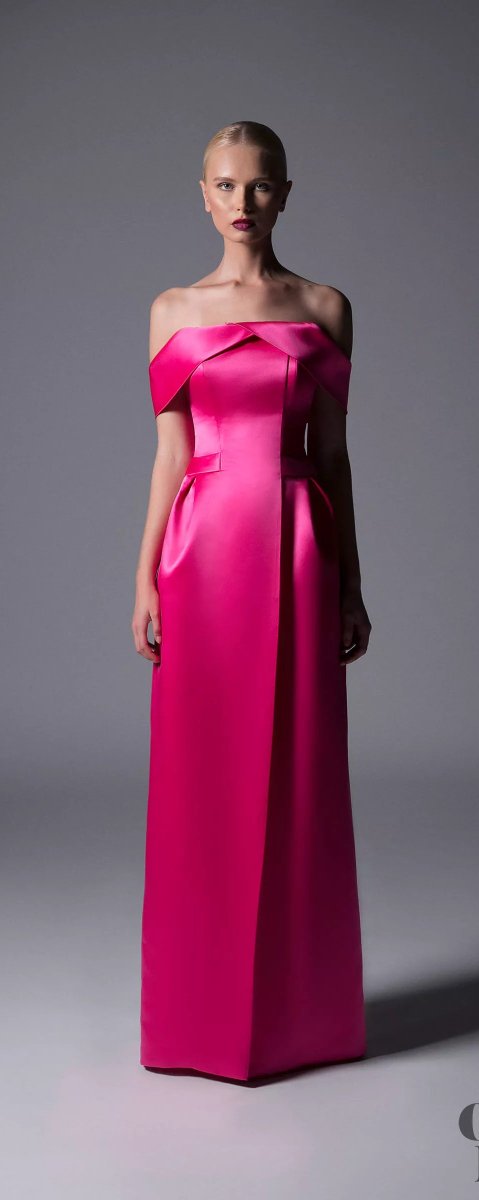 Long pink satin dress #satin #silk #satindress #satinfetish #silkfetish imagetwist.com/gkg7l52k69vm/p…
