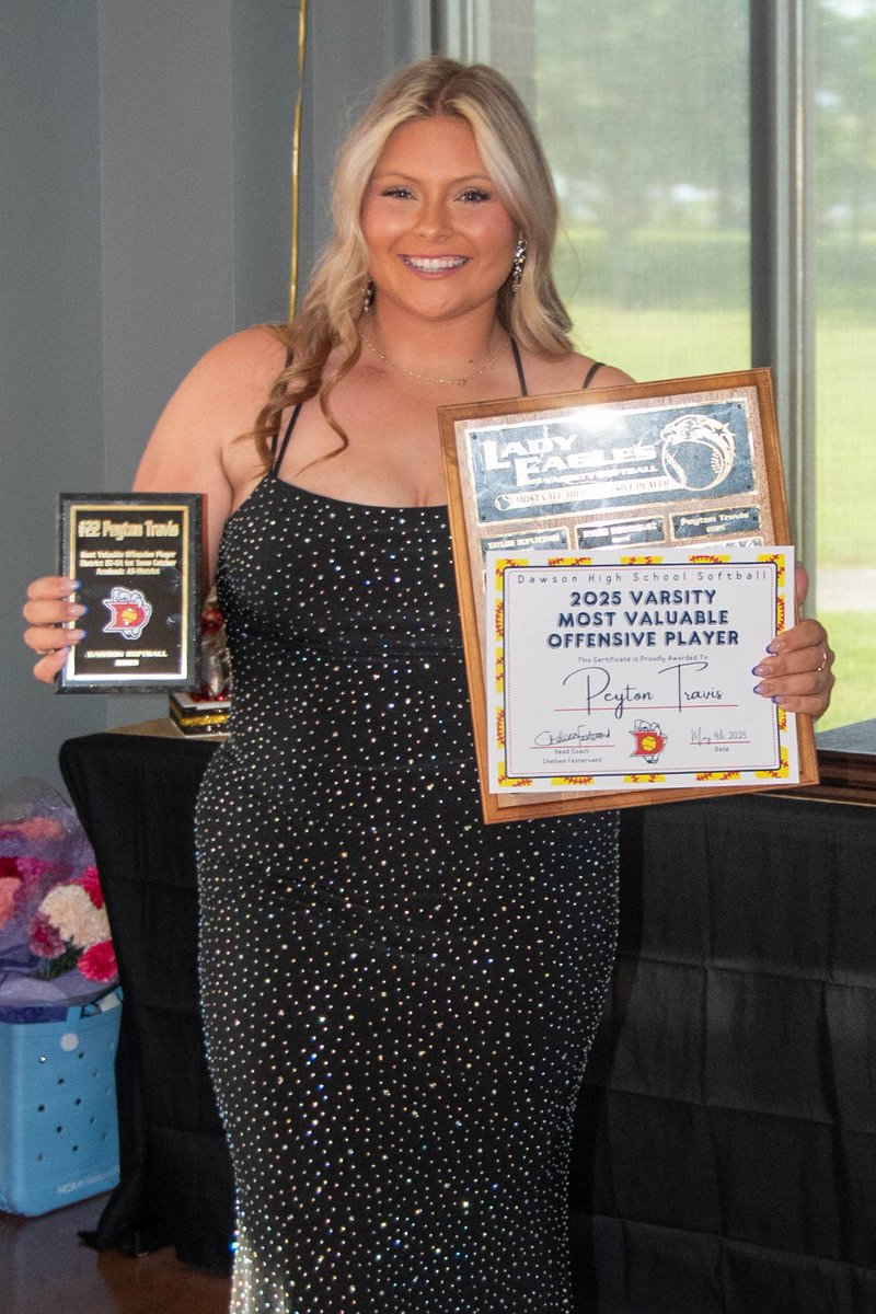 Congrats Peyton Travis for being named as the 2025 Dawson Varsity Softball Most Valuable Offensive Player of the year! <a href="/PeytonTravis4/">Peyton Travis</a> 
🥎
🦅
🏅
#UNIT #someflyweSOAR #FAMILY #itsbetterhere #MostValuableOffensivePlayer <a href="/DawsonHighSchl/">Dawson Eagles</a> <a href="/AthlPearlandisd/">Pearland ISD Athletics Department</a>