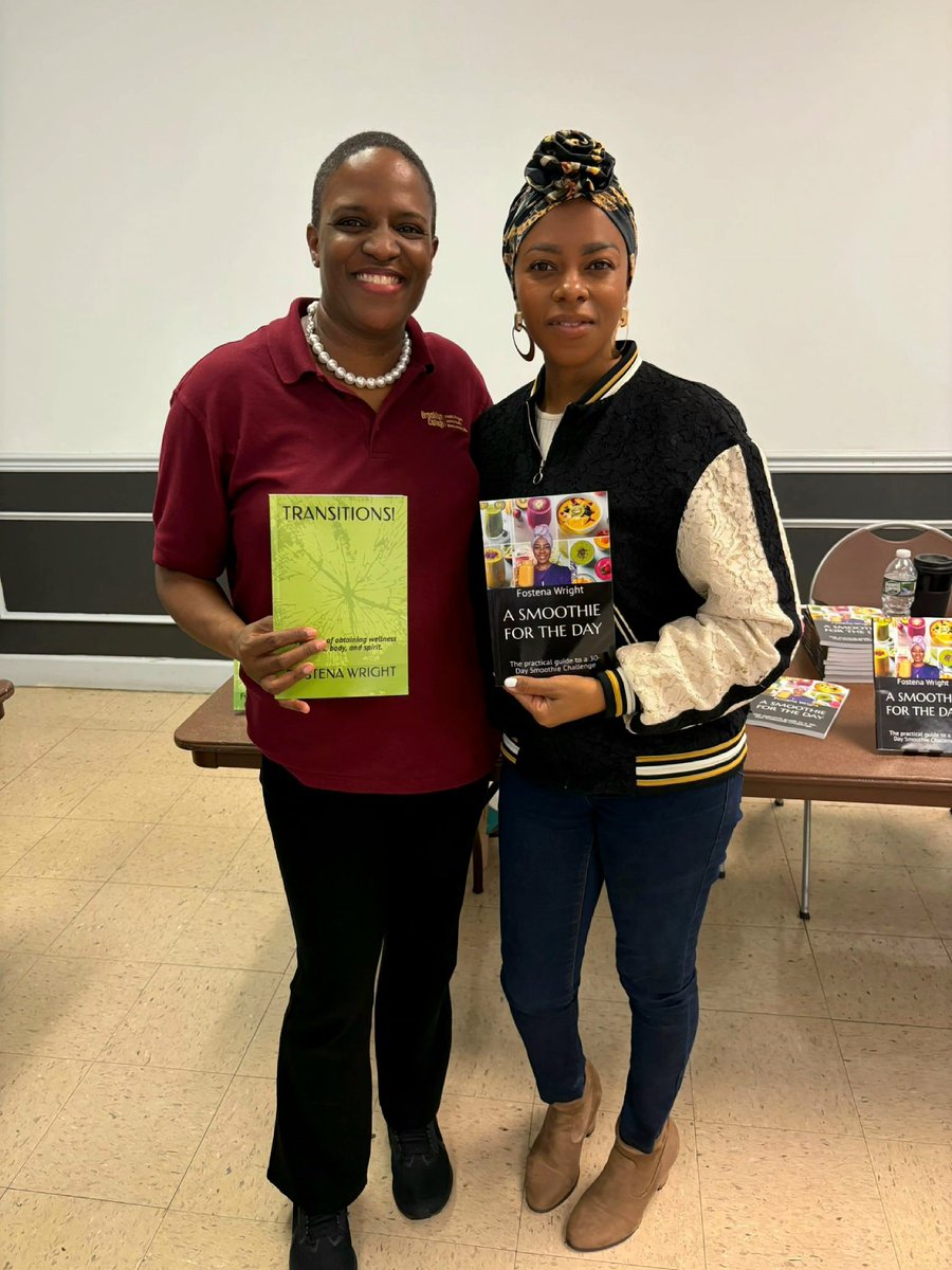 ffosterw's tweet photo. Great Day at Brooklyn College "Health and  Wellness" Fair.

See the link for health and wellness 📚 
👉 https://t.co/ueSFvxgv0g 

Best Health,
Coach Fostena 💜

#books #healthfair #wellnessbook #transitions #smoothies  #healthiswealth 
#healthcoach  #lifecoach https://t.co/cXp3vk526S
