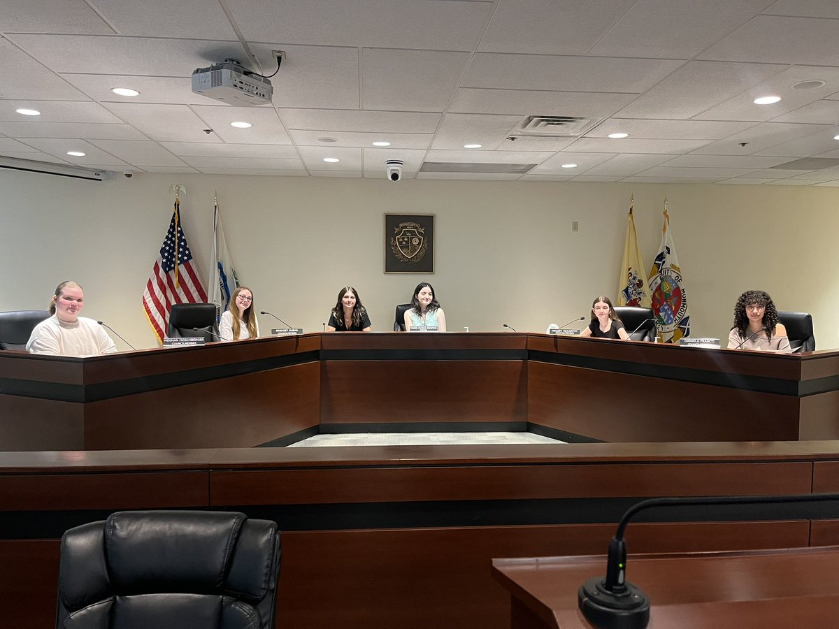 Jane Losinger tweet media