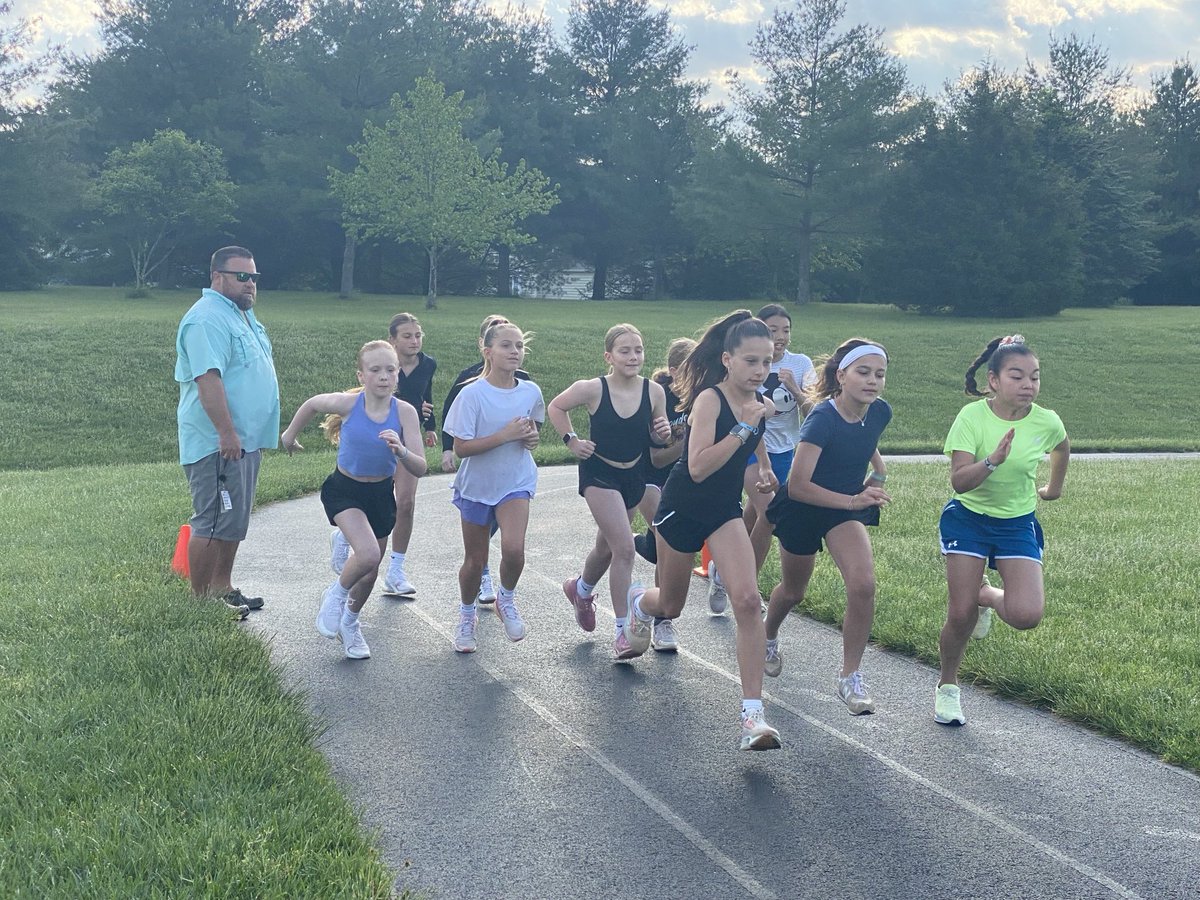 We would like to congratulate all of our Mander Mile participants in 4th and 5th grade. They all did an amazing job and we are so proud of them!