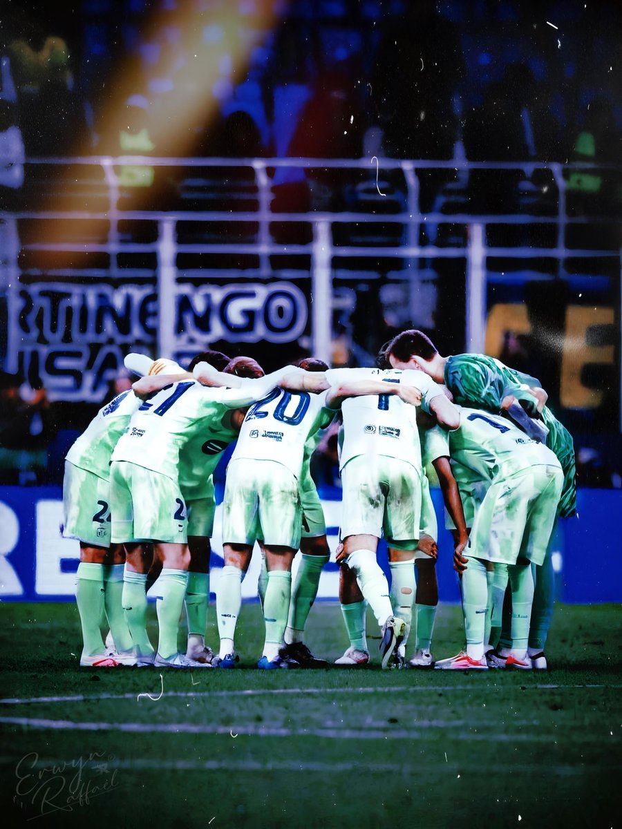 Muchas Gracias Jugadors ° This is Just the Beginning 🔥
Siapa yg sangka dgn kondisi keuangan yang ancur, tapi bisa memberikan permainan terbaiknya dengan mengandalkan pemain² muda dr Lamasia.
¡FORÇA BARÇA! 🟦🔴 #UCL #InterBarcelona #wallpaperbarcelona #InterBarca #barcawallpaper