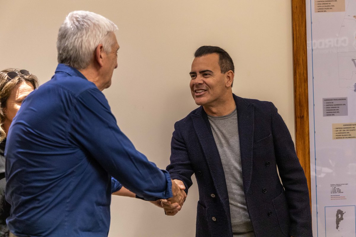 marcerodio's tweet photo. Recibimos a Patricia Delsoglio, intendente de Isla Verde y presidente de la Comunidad Regional Marcos Juárez; Gabriel Pellizzon, intendente de Los Surgentes y al legislador Carlos Carignano.

Trabajamos en conjunto para mejorar la conectividad en el Departamento Marcos Juárez.🤝 https://t.co/NZhfS9iHAy