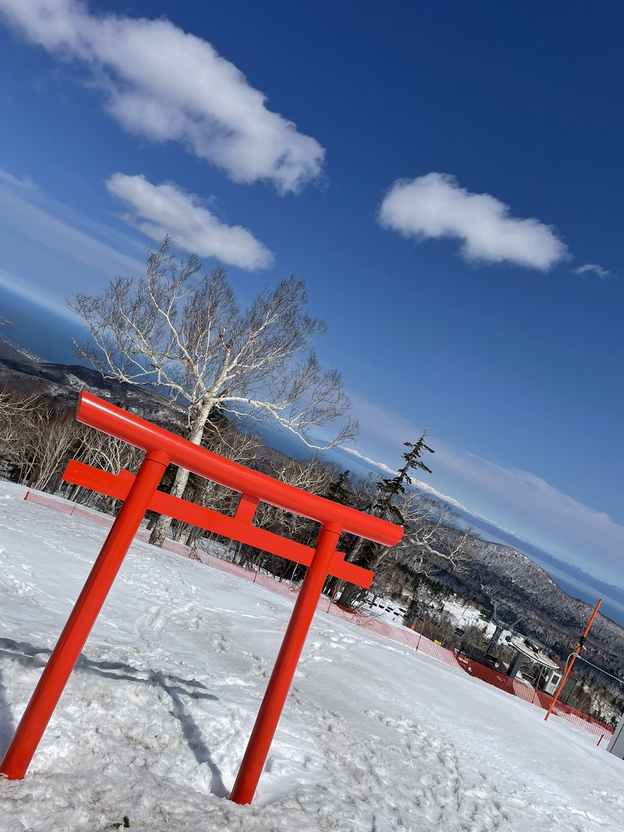 NS_P_V's tweet image. 積雪ビフォーアフター😳

シーズンラストは最高コンディションで満喫ᕷ⋆͛*
来シーズンはもぅ少し足を伸ばそうか...😏✨
#slab #yukiyama #RIDEOUT