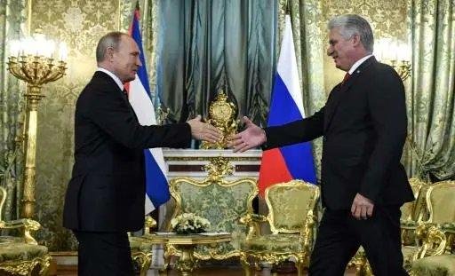 EdelEncomil's tweet photo. 🇷🇺🤝 El presidente ruso, Vladimir Putin, sostendrá reuniones bilaterales vinculadas a las celebraciones del Día de la Victoria, y conversará con los líderes de Cuba, Mongolia y Congo. 
🔗 https://t.co/yrOMyOFTCd https://t.co/AcCK0Pf4ps