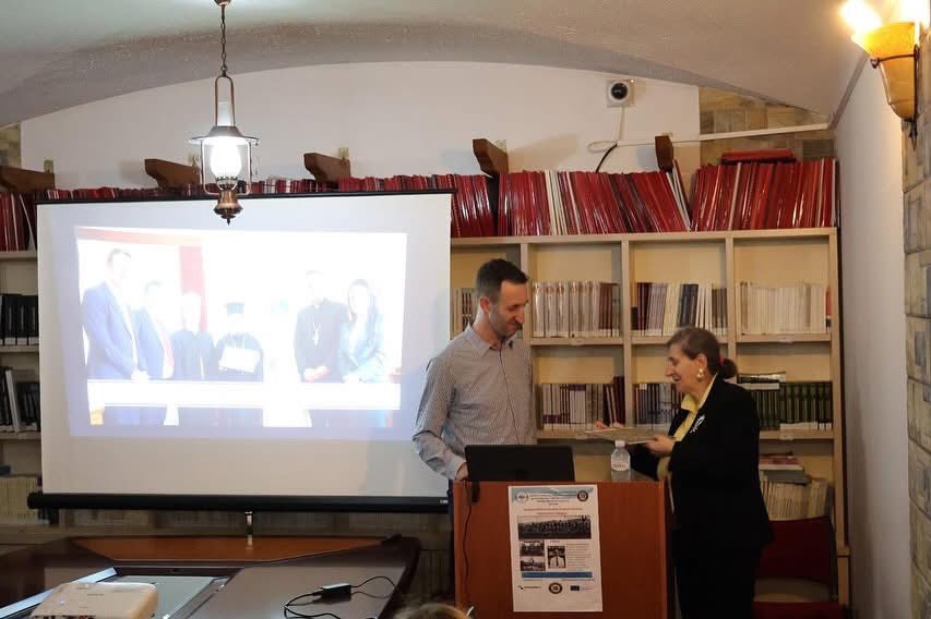 Këshilli Ndërfetar i Shqipërisë-IRCA-RfP Albania (@knfsh2007) on Twitter photo KNFSH-Albanian University, aktivitet shkencor mbi dialogun ndërfetar dhe rolin e prijësve fetarë në shtetformimin shqiptar
knfsh.al/knfsh-albanian…
<a href="/AlbanianUniver1/">Albanian University "AU"</a> <a href="/GentiKruja/">Genti Kruja</a> KNFSH-Albanian University, aktivitet shkencor mbi dialogun ndërfetar dhe rolin e prijësve fetarë në shtetformimin shqiptar
knfsh.al/knfsh-albanian…
<a href="/AlbanianUniver1/">Albanian University "AU"</a> <a href="/GentiKruja/">Genti Kruja</a>