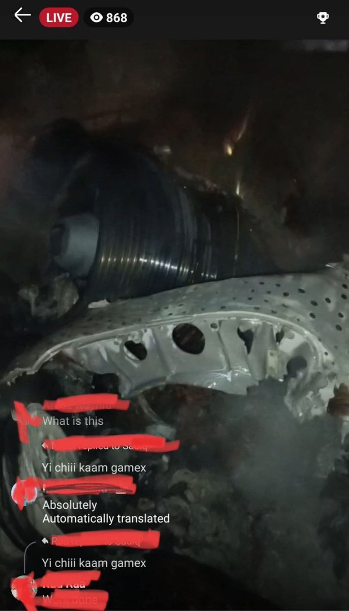 minhaj_11's tweet photo. Look at the similarities, some people argue that the picture on the right is from the crash site of an F17 while with a short research, it turns out to be an engine of Rafael.
#IndiaPakistanWar #Pakwillrespond https://t.co/rEBQ9noEqn