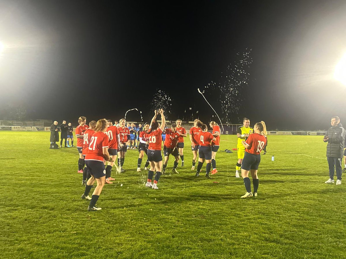 robyntillyer's tweet photo. Champions!!!! 

❤️🤍⚽️ https://t.co/6A5EjEl8mt