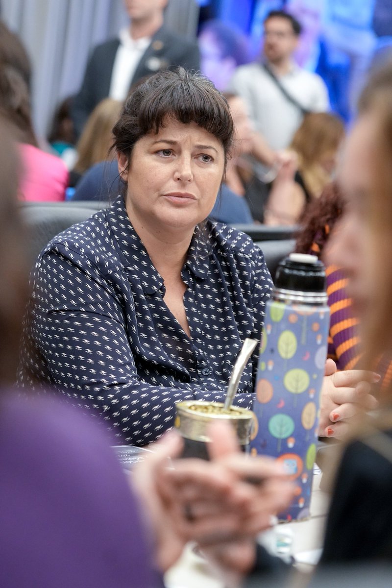 Hoy en el plenario de comisiones se dictaminó un proyecto de #RégimenPenalJuvenil que desde nuestro bloque <a href="/Diputados_UxP/">Diputados UP</a> no acompañamos.

No podemos avalar una reforma regresiva que baja la edad de punibilidad a los 14 años sin un enfoque integral, sin datos claros ni