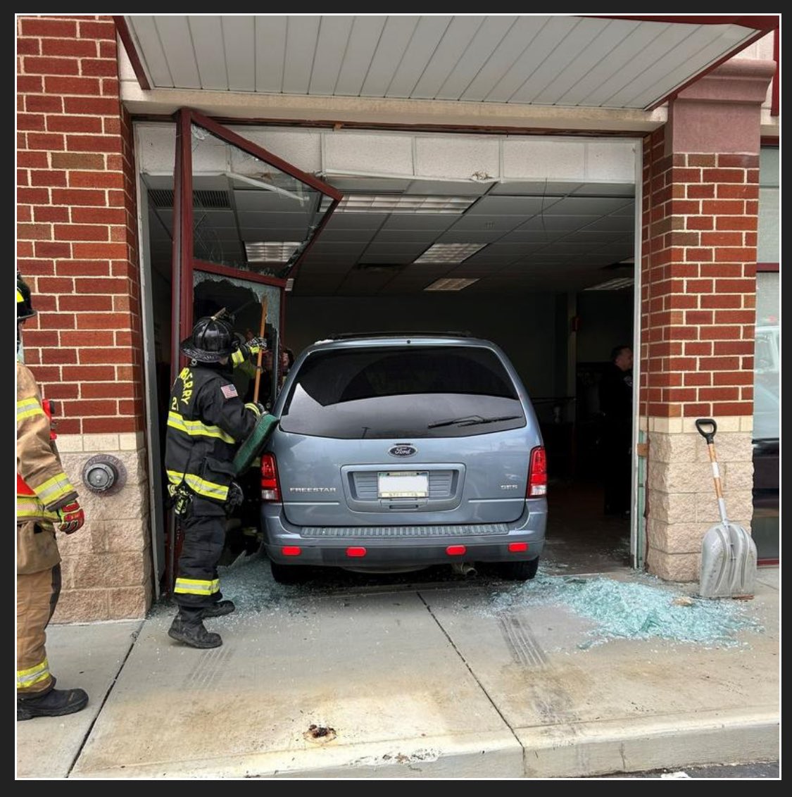 ctvfc21's tweet photo. R21, E21, and Fire Police responded to a vehicle into a structure along Route 19 earlier this afternoon. Luckily, no vehicle passengers nor patrons in the storefront were injured. Special thanks to the Marines next door for assisting with cleanup! https://t.co/bh3COr90Wt