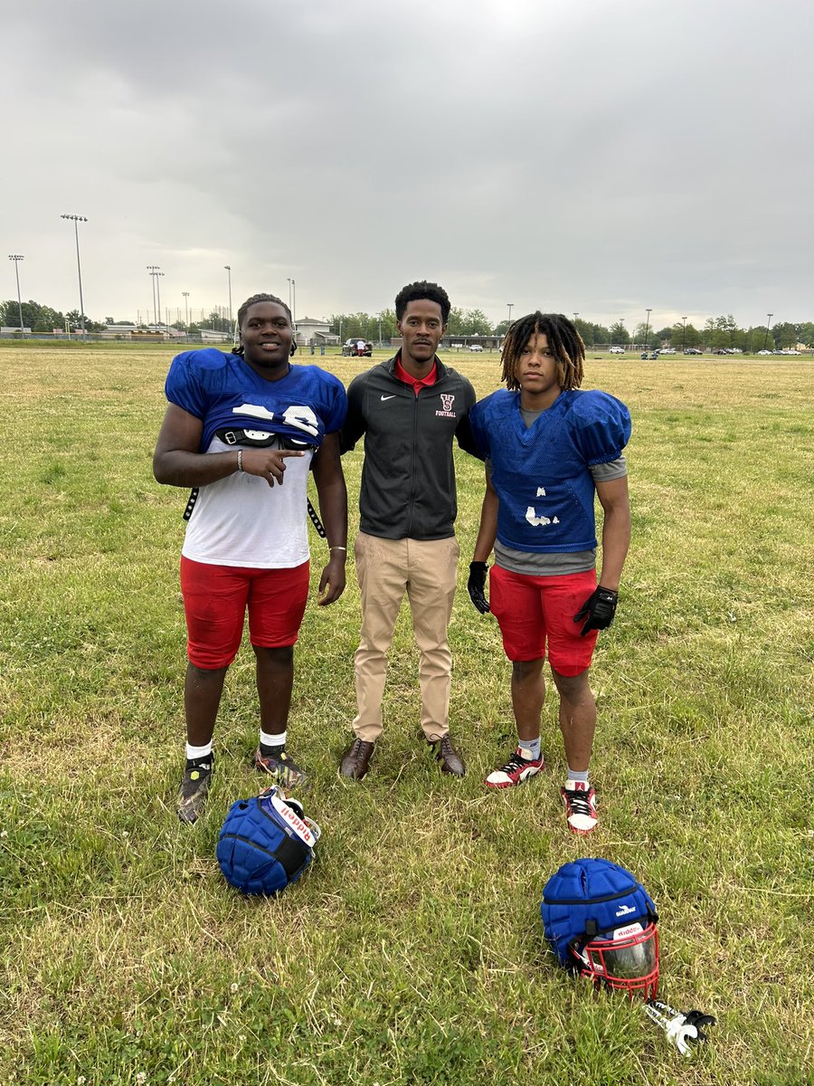 UpNextKamo1's tweet image. Was Great seeing Valley at practice today. @GrantSimms4real @Desmond_Ball3 @FilthyRichKenls