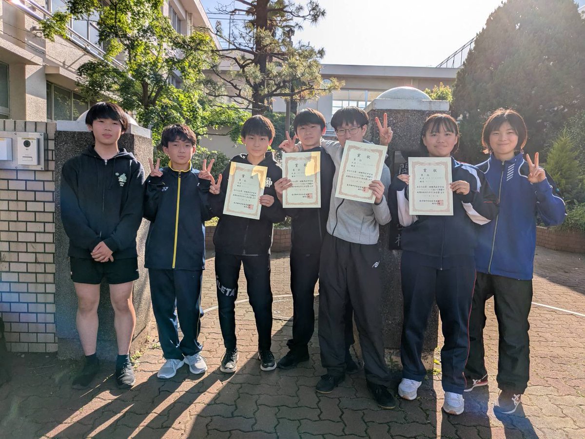 SSSJr5's tweet photo. 先日行われた練馬区中学ダブルス卓球大会で、スリーエス所属の選手たちが以下の成績を収めました。

男子ダブルス
準優勝 武内・中島ペア（開一中）
第5位 吾郷・上野ペア（S.S.S.）

女子ダブルス
準優勝 田中・曽田ペア（大高附）
第3位 伊東・中村ペア（開三中） https://t.co/XH0gFiQaiM