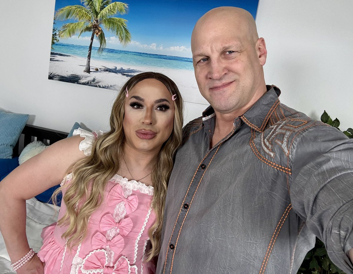 My new maid <a href="/SamiInSinCity/">Sami</a> is working out rather well so far haha 

#comingsoon to becomingfemme.com

<a href="/becomingfemme/">Becoming Femme</a>