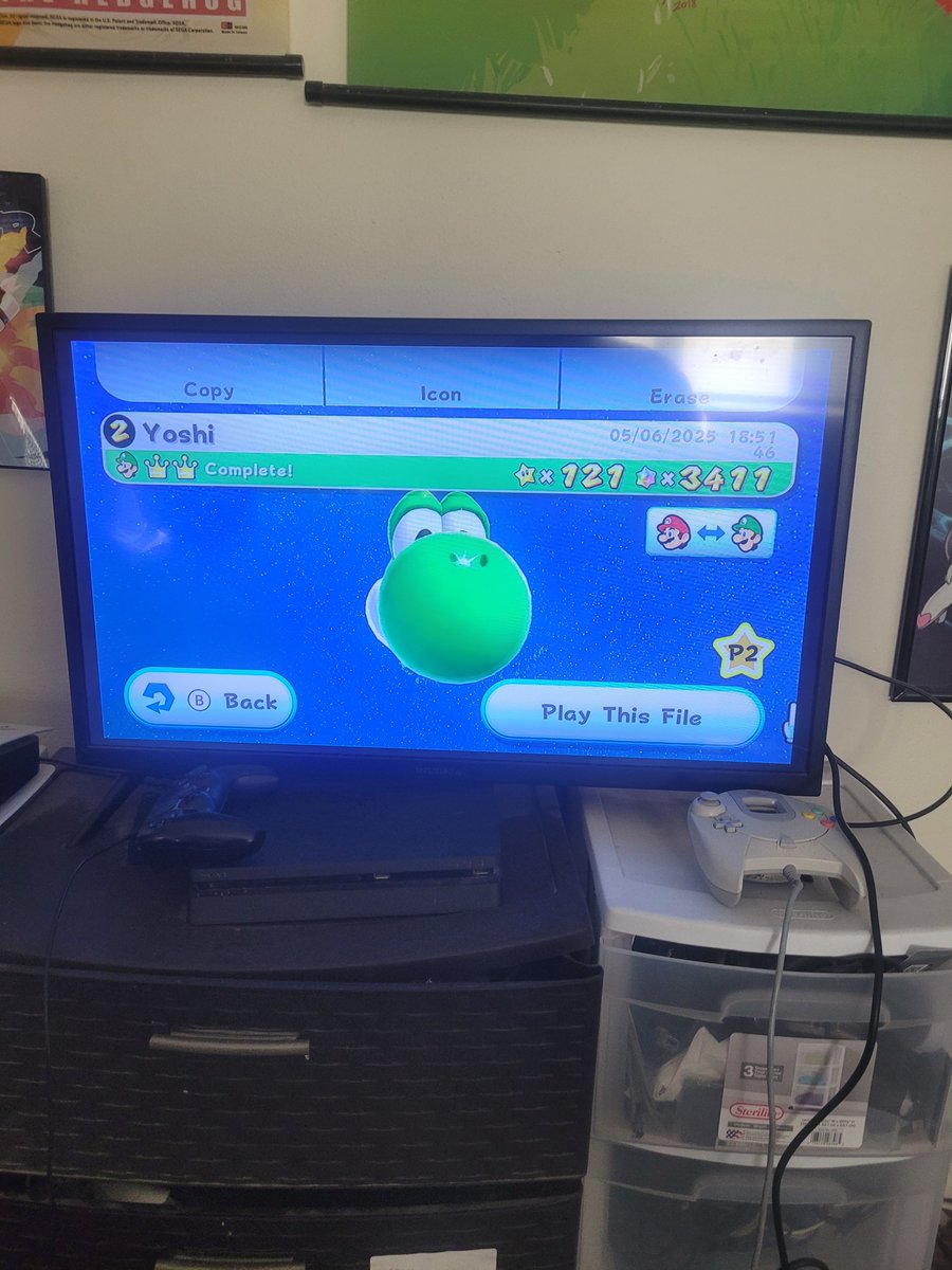 Martez6789's tweet photo. It is always nice to return to play this awesome game. I can't believe this game is almost 18 years old and I was 15 when it originally came out. Super Mario Galaxy will always be one of my favorite games to play. 😎
#SuperMario
#Nintendo
#NintendoSwitch
#Retrog https://t.co/vIo6hpSBH8