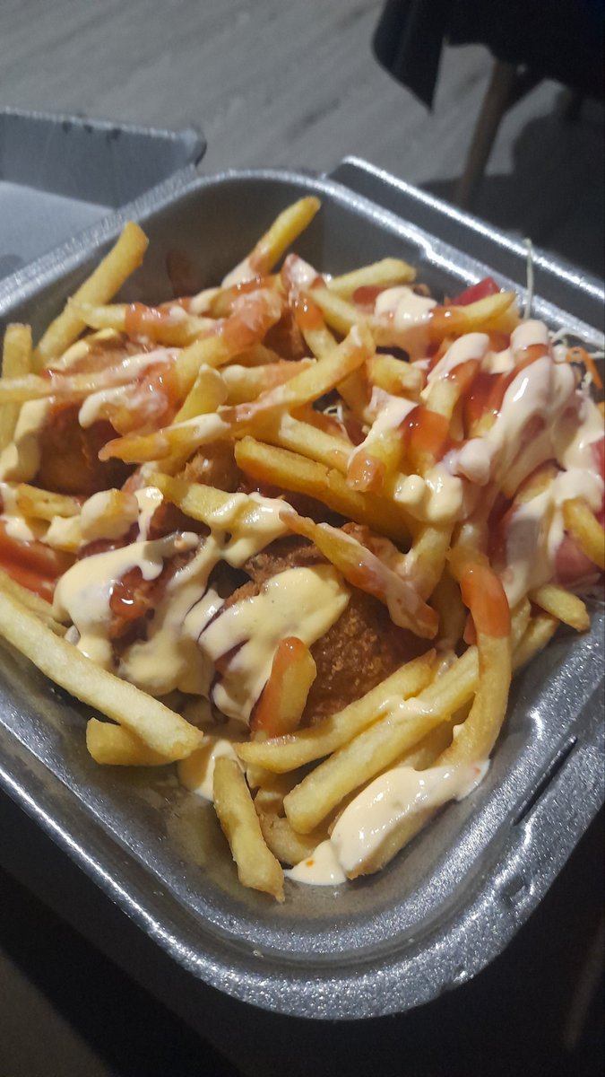 De fiesta
Mi tía cumple 52 años