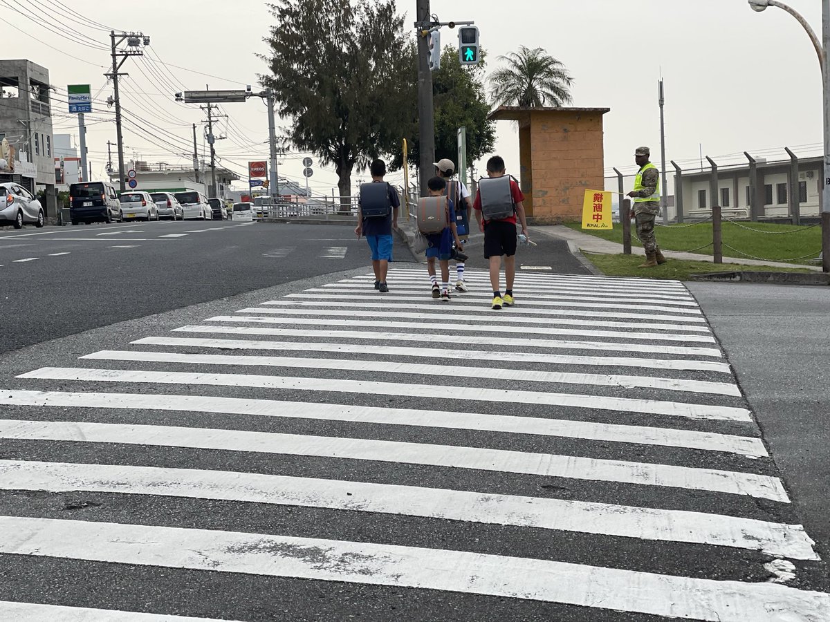 10thSG_Okinawa's tweet photo. On 7 May, SGT Carter went above and beyond by assisting a local crossing guard in front of the Torii Gate.
His actions reflect the Army Values and our ongoing commitment to being good neighbors in the Okinawa community.

#10thSupportGroup #ArmyValues #Okinawa #CommunityEngagement https://t.co/QSvCYqbNqO