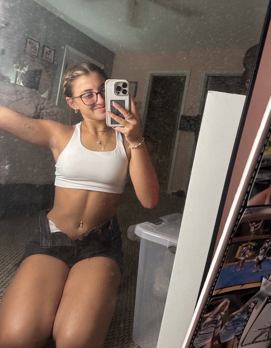 First 100 to comment ‘👀’ get a surprise in the dms