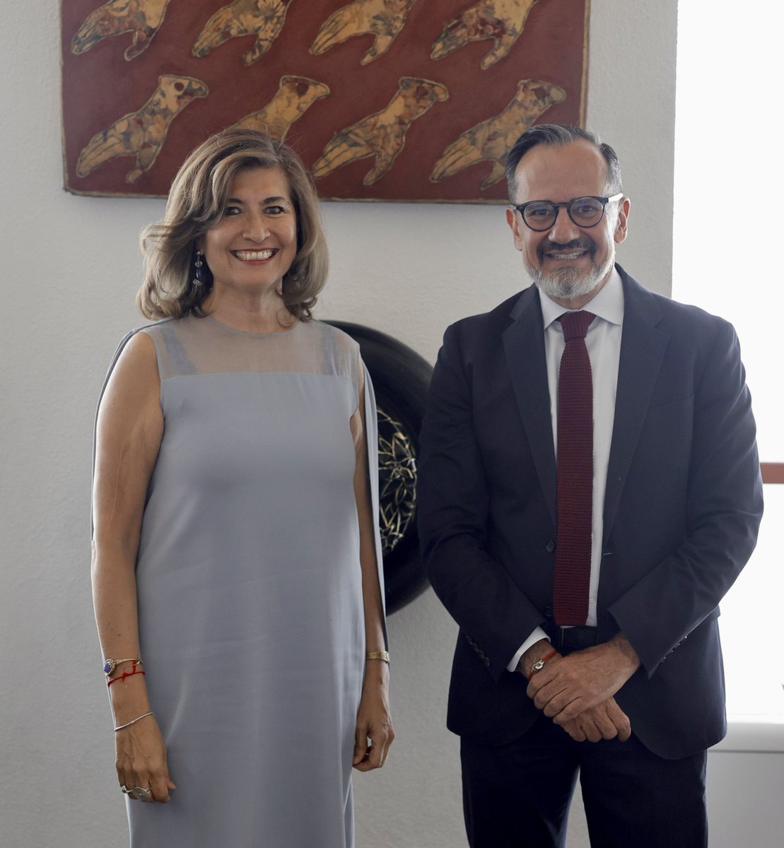 ENRIQUE OCHOA (@ochoa_mx_un) on Twitter photo Hoy en histórico Salón Iberoamericano de la SEP la Secretaria Rosaura Ruiz <a href="/Secihti_Mx/">Secretaría de Ciencia</a> y funcionarios de <a href="/SRE_mx/">Relaciones Exteriores</a> <a href="/SEP_mx/">SEP México</a> <a href="/cultura_mx/">Secretaría de Cultura</a> <a href="/SEMARNAT_mx/">SEMARNAT México</a> presentamos la candidatura de <a href="/gabramosp/">Gabriela Ramos</a> a la Dirección General <a href="/UNESCO/">UNESCO 🏛️ #Education #Sciences #Culture 🇺🇳</a>. Una candidata 🇲🇽con amplia experiencia y probados resultados! Hoy en histórico Salón Iberoamericano de la SEP la Secretaria Rosaura Ruiz <a href="/Secihti_Mx/">Secretaría de Ciencia</a> y funcionarios de <a href="/SRE_mx/">Relaciones Exteriores</a> <a href="/SEP_mx/">SEP México</a> <a href="/cultura_mx/">Secretaría de Cultura</a> <a href="/SEMARNAT_mx/">SEMARNAT México</a> presentamos la candidatura de <a href="/gabramosp/">Gabriela Ramos</a> a la Dirección General <a href="/UNESCO/">UNESCO 🏛️ #Education #Sciences #Culture 🇺🇳</a>. Una candidata 🇲🇽con amplia experiencia y probados resultados!