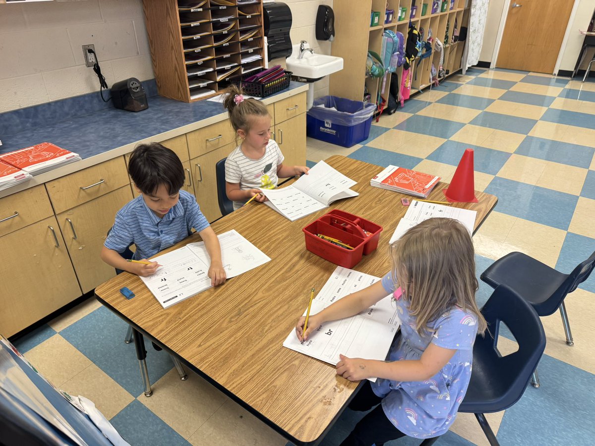 Shiloh Valley Primary School (@shilohvalleyps) on Twitter photo Kindergarten DLI classes are digging into small group literacy- focusing on decoding and comprehension skills! Way to go, BullDOGS! #TeamUCPS <a href="/UCPSNC/">Union County Public Schools</a> <a href="/AGHoulihan/">Andrew G. Houlihan</a> <a href="/TopperJenn58692/">Jennifer Topper</a> Kindergarten DLI classes are digging into small group literacy- focusing on decoding and comprehension skills! Way to go, BullDOGS! #TeamUCPS <a href="/UCPSNC/">Union County Public Schools</a> <a href="/AGHoulihan/">Andrew G. Houlihan</a> <a href="/TopperJenn58692/">Jennifer Topper</a>