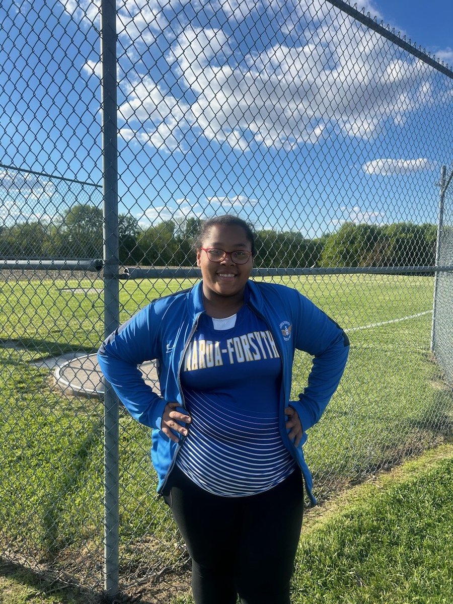mfhstrack's tweet image. Zion Young  1st in shot put